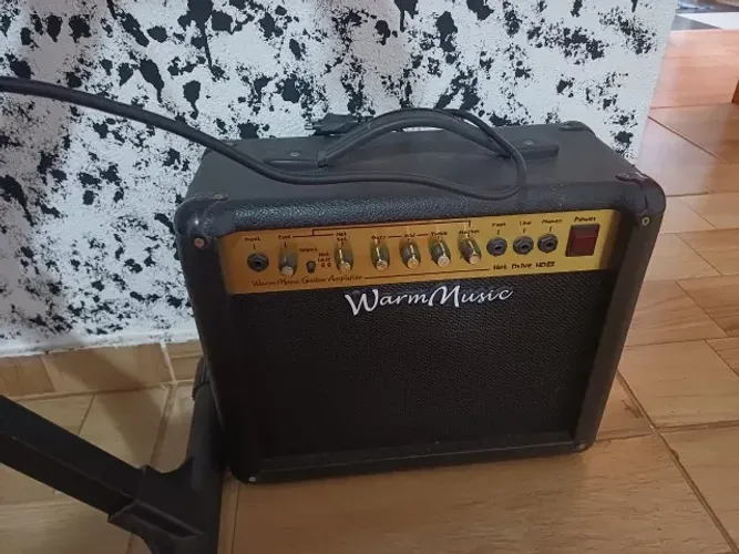 Cubo Para Guitarra Warm Music Hot drive