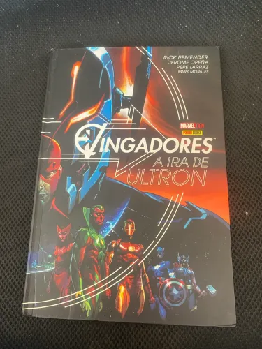 HQ Vingadores: A Ira de Ultron | Capa Dura | Panini | Excelente Estado