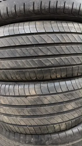 Pneus 225/45/17 marca Michelin