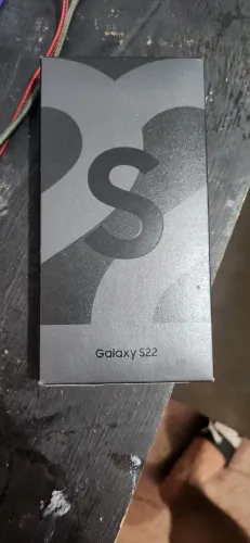 S22 semi novo com caixa