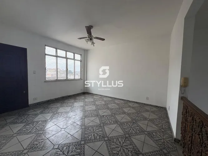 Amplo Apartamento com 2 Quartos e Sol da Manhã em Riachuelo! M13T