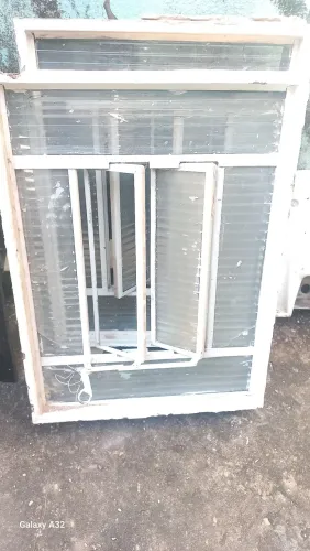 JANELA BASCULANTE 80X60