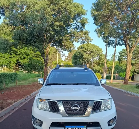 Nissan Frontier SL CD 4X4 2.5tb Diesel AUT 2013
