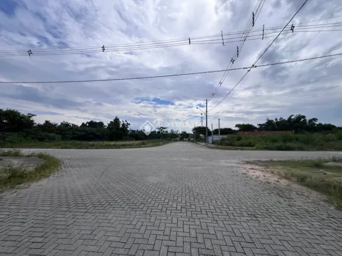 TERRENO PARA PRÉDIO SUL DA ILHA ESCRITURADO