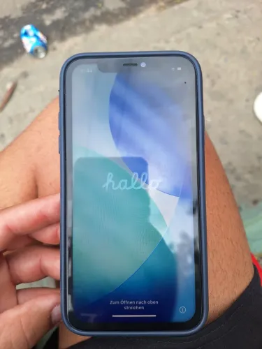 IPHONE 11