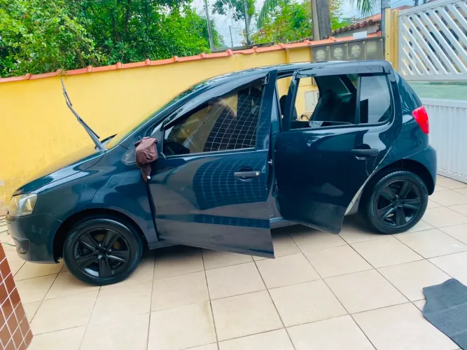 Volkswagen Fox 1.0 MI Total Flex 8V 5P 2014