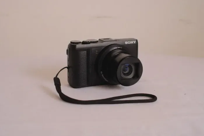 Câmera digital Zoom 30x Sony Cyber-Shot DSC-HX50 com case