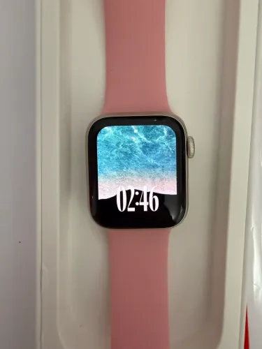 Apple Watch SE (Gen 2) 40mm ORIGINAL! NOVO! COM CARREGADOR E 2 PULSEIRAS 