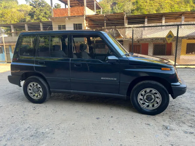 Suzuki Sidekick Metal 1993