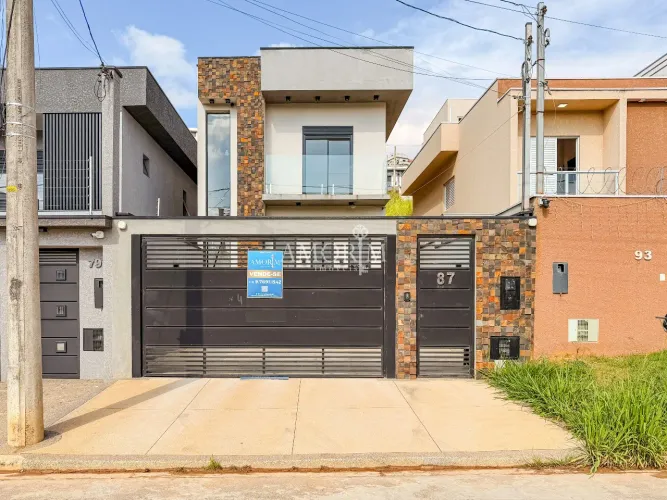 CASA À VENDA NO PORTAL DOS IPÊS COM 3 QUARTOS 1 SUÍTE PISCINA E 3 VAGAS EM CAJAMAR/SP
