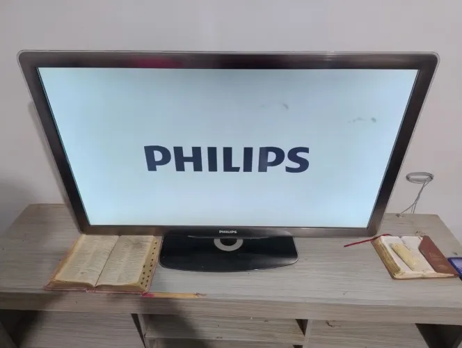 Vendo tv Philips 32 polegadas