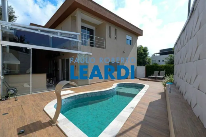 CASA EM CONDOMÍNIO - ALPHAVILLE - SP