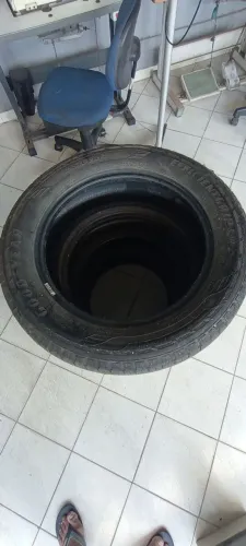 Vendo 4  pneus aro 17 valor 400 reais 