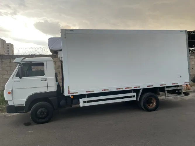 Vw 10.160 bau refrigerado 