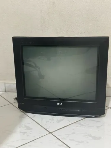 Televisão tubo 21 polegadas apenas 2 anos de uso