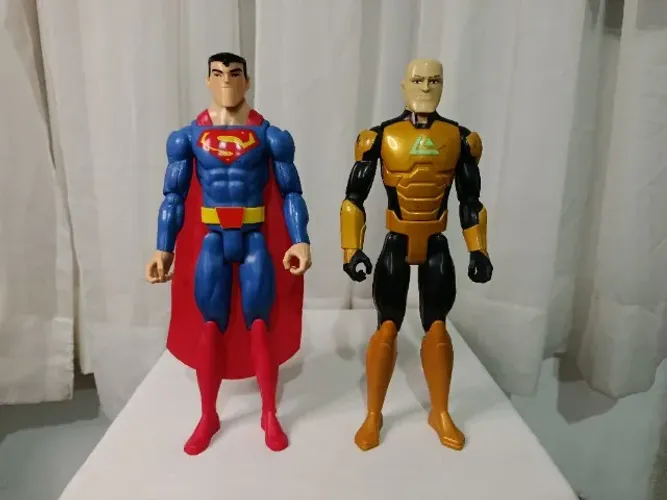 Bonecos DC - Superman e Lex Luthor