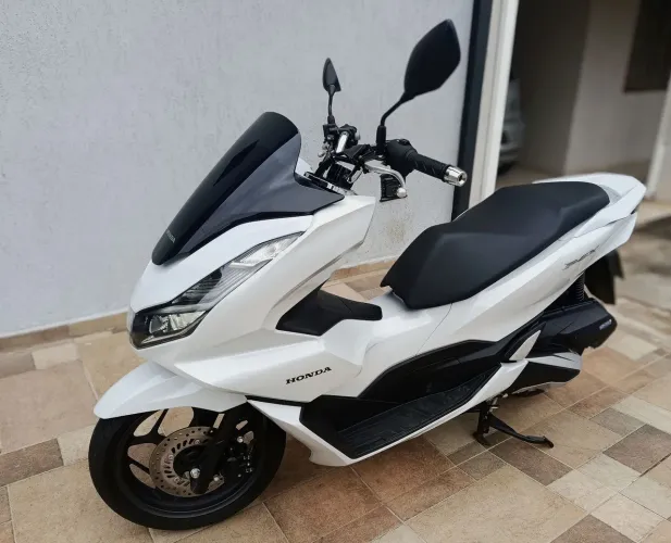 PCX 160 2025 com 3.000 km