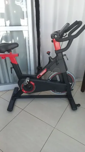Bicicleta ergometrica spinning sb 2000 da Genis.