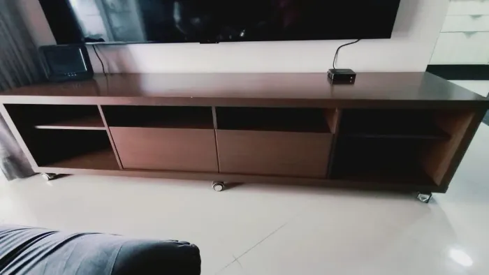 Rack sala, 1,90mts, sem avarias , lindão,com rodinhas , interessados retirar no local
