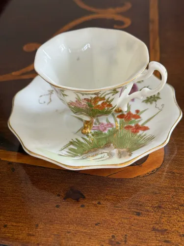 Jogo de xícara e pires em porcelana importado