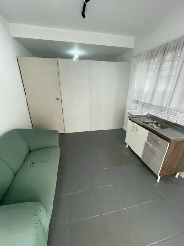 ESTÚDIO/KITNET NO HAUER | TÉRREO + INTERNET | R$ 1.500