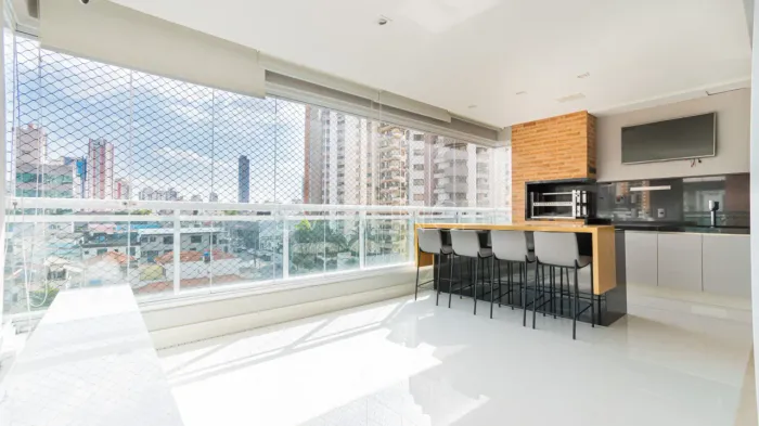 Apartamento mobiliado à venda no Tatuapé com 171 m² e VARANDA GOURMET