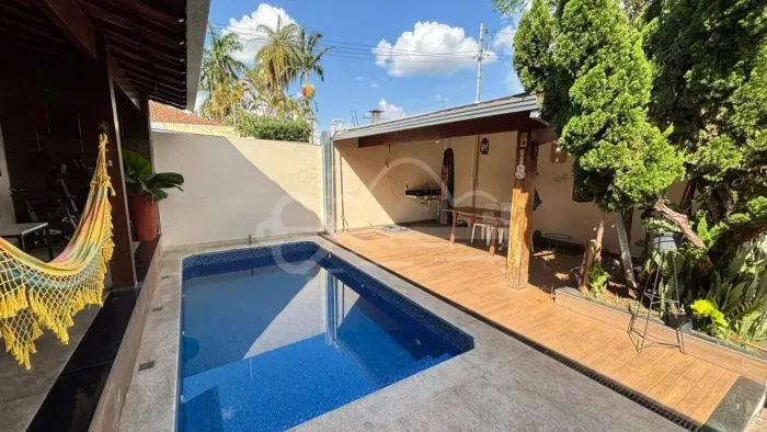 CASA | 3 QUARTOS | 4 VAGAS - BAIRRO SANTA BRANCA - R$ 10.500,00