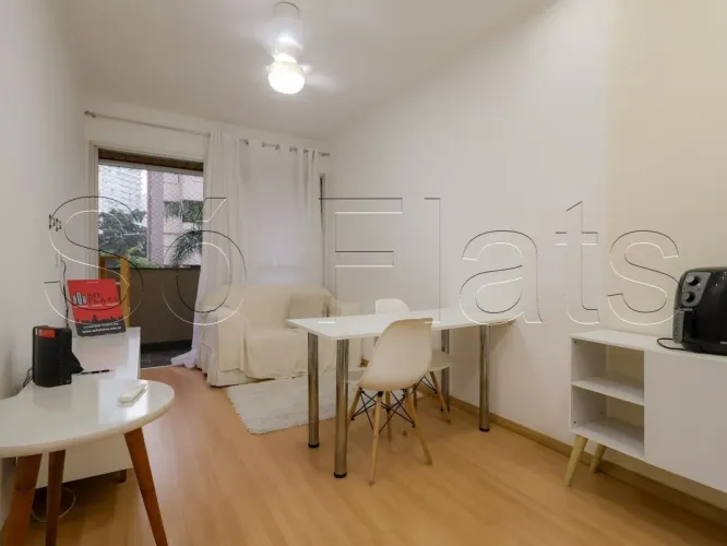 Flat totalmente mobiliado disponível para locação contendo 42m², 1 dormitório e 1 vaga de