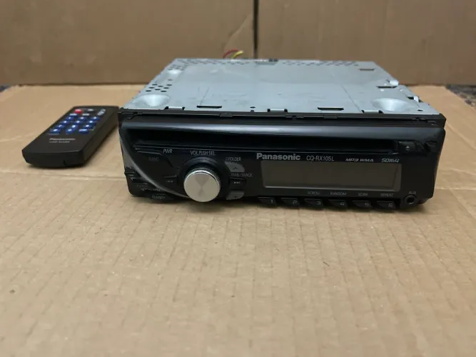 som automotivo Panasonic CQ-RX105L com controle remoto original