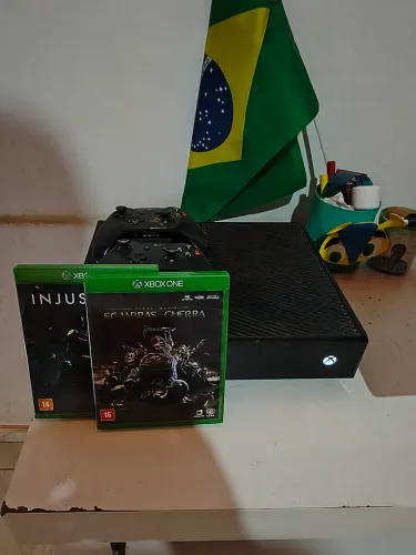 Xbox One FAT + Adaptador para PC + 2 Controles (Com defeitos) + 2 Jogos Físicos.
