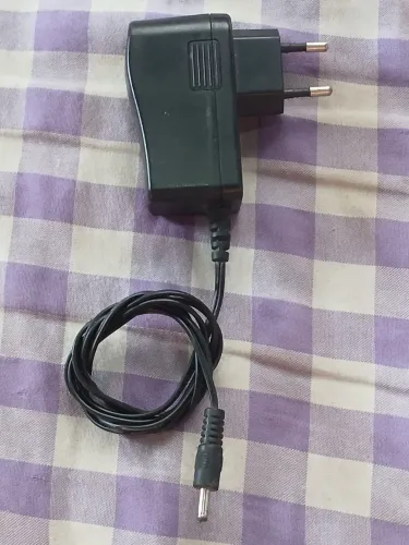 Fonte de Alimentação 5V 1.2A - Plug Fino (Pino P4/P2) - Cabo 90cm 