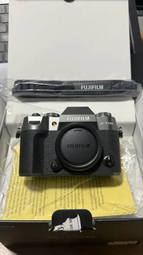 CÂMERA FUJIFILM X-T50 COM CAIXA, ACESSÓRIOS E NOTA FISCAL