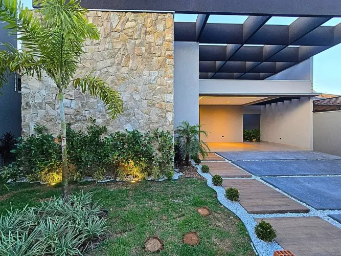 Maravilhoso Imóvel de Alto Padrão com 3 Suítes, Escritório e Piscina no Rita Vieira