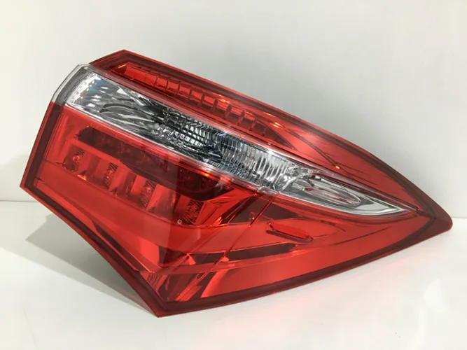 Lanterna Direita Toyota Corolla C/ Led 2015 2016 2017 Original