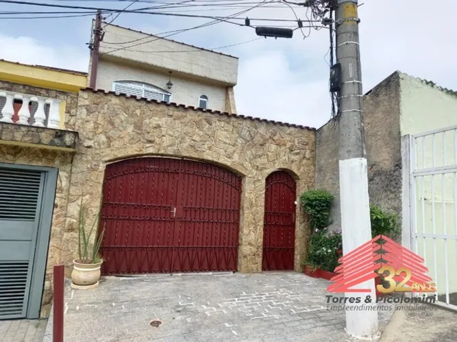 Sobrado a venda no Parque São Lucas, 3 dormitórios (1 suíte), churrasqueira, 8 vagas de ga