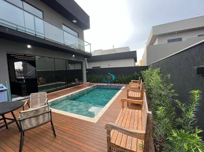 Linda Casa Sobrado com Piscina no Condomínio Parque Tauá, Londrina - PR.