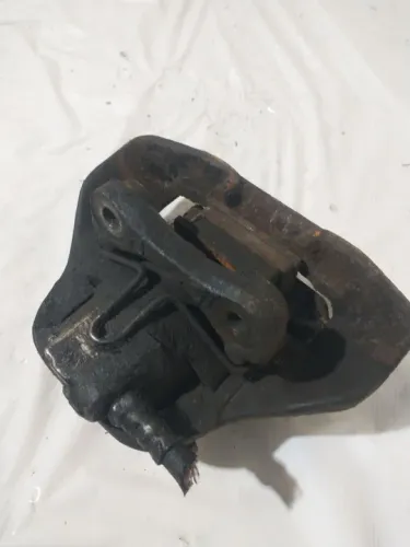 Pinça dianteiro direito VW/Saveiro 85 quadrada