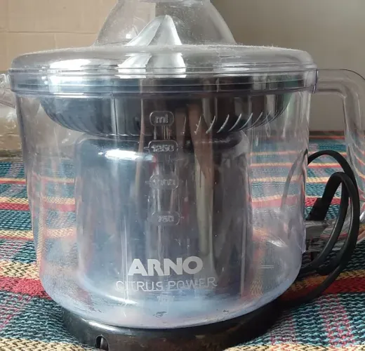 Espremedor de laranja arno