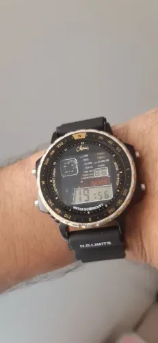 Relógio Maxim's.  Não é citizen 