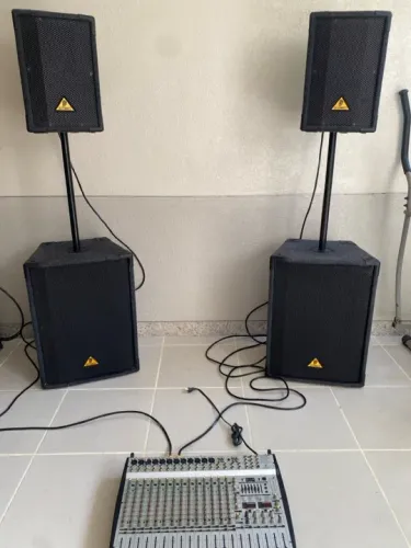 Mesa de Som Behringer Europower PMH5000 20 Canais