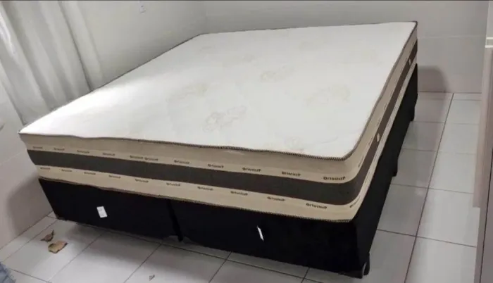 Colchão de 34 cm molas ensacadas e box