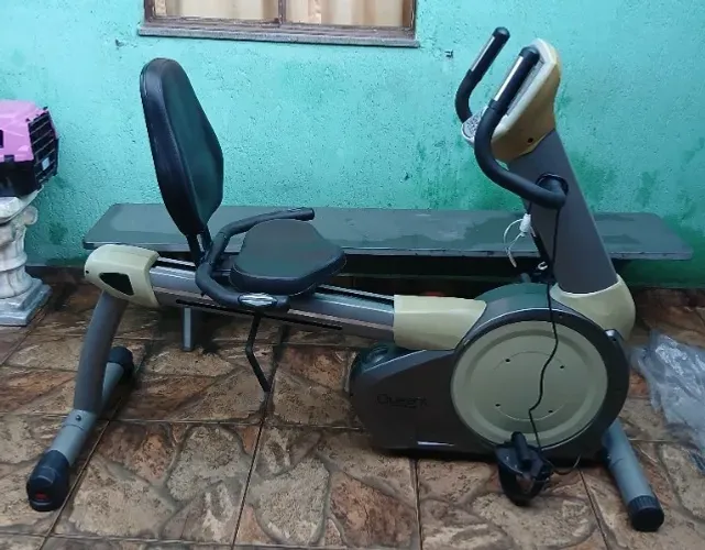 Até 4x sem juros - Bicicleta Ergométrica Eletromagnética Horizontal Queens - Profissional
