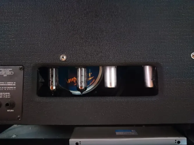 Amplificador de Guitarra Meteoro