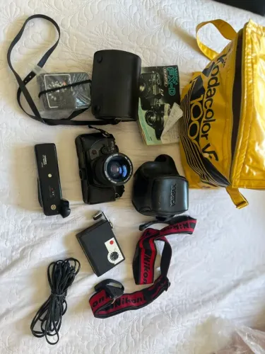 Kit com Câmera Analógica Yashica FX-D Quartz