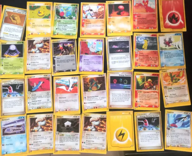 Coleção de 52 Cartas Pokémon - Diversas Cartas