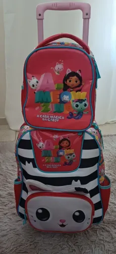 Mochila com e bolsa térmica da Casa Mágica da Gabby
