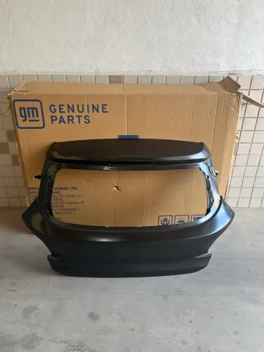 Tampa traseira novo ônix 