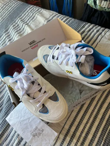 Tênis vans tamanho 43 novo