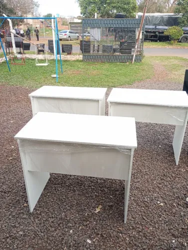 Mesa para escritório / estudos MDF PREÇO DE FÁBRICA PEDRO JUAN 