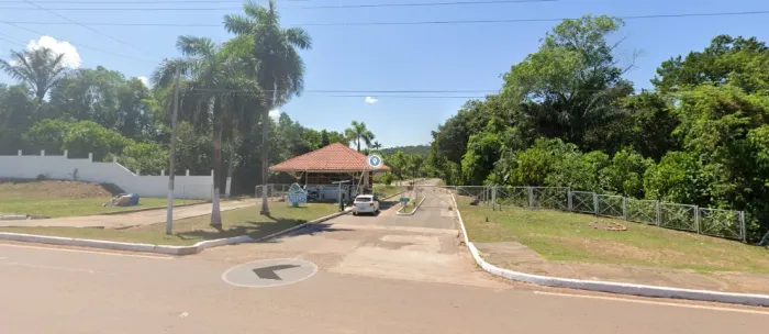 Vendo Lotes - Condomínio Fechado - Presidente Figueiredo de Frente para Corredeira